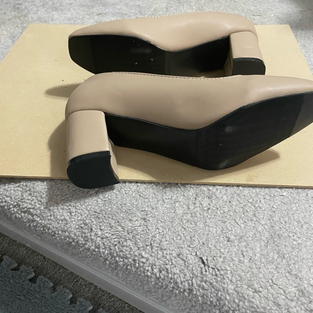 heels - Picture 2 of 3